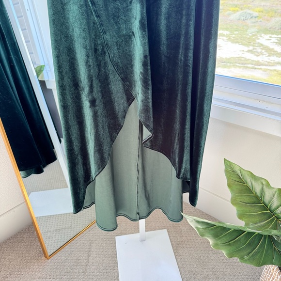 Halara High Waisted High Low Crossover Velvet Maxi Party Skirt Size Medium - Picture 10 of 14